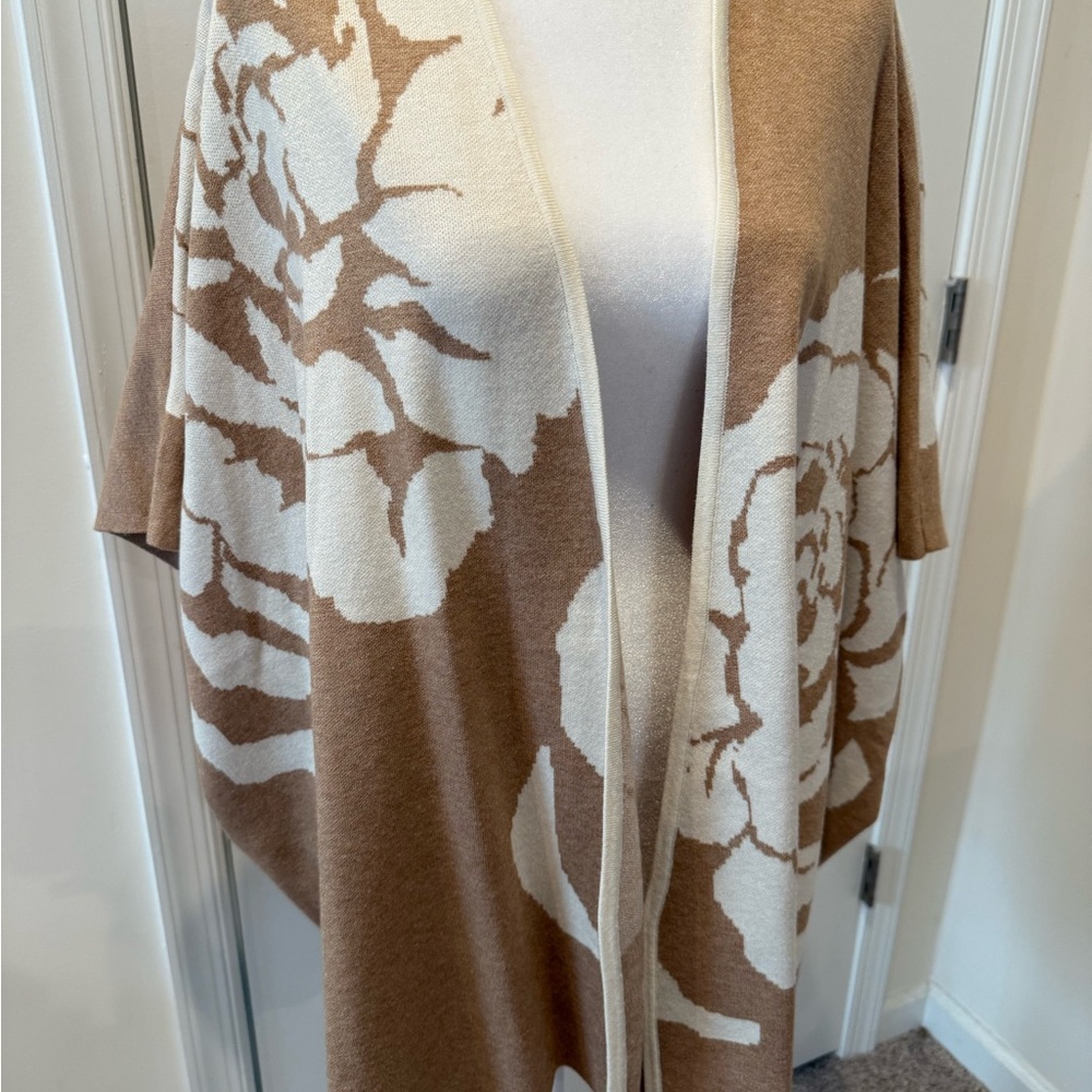 Tahari Tan and Cream Knit Cardigan